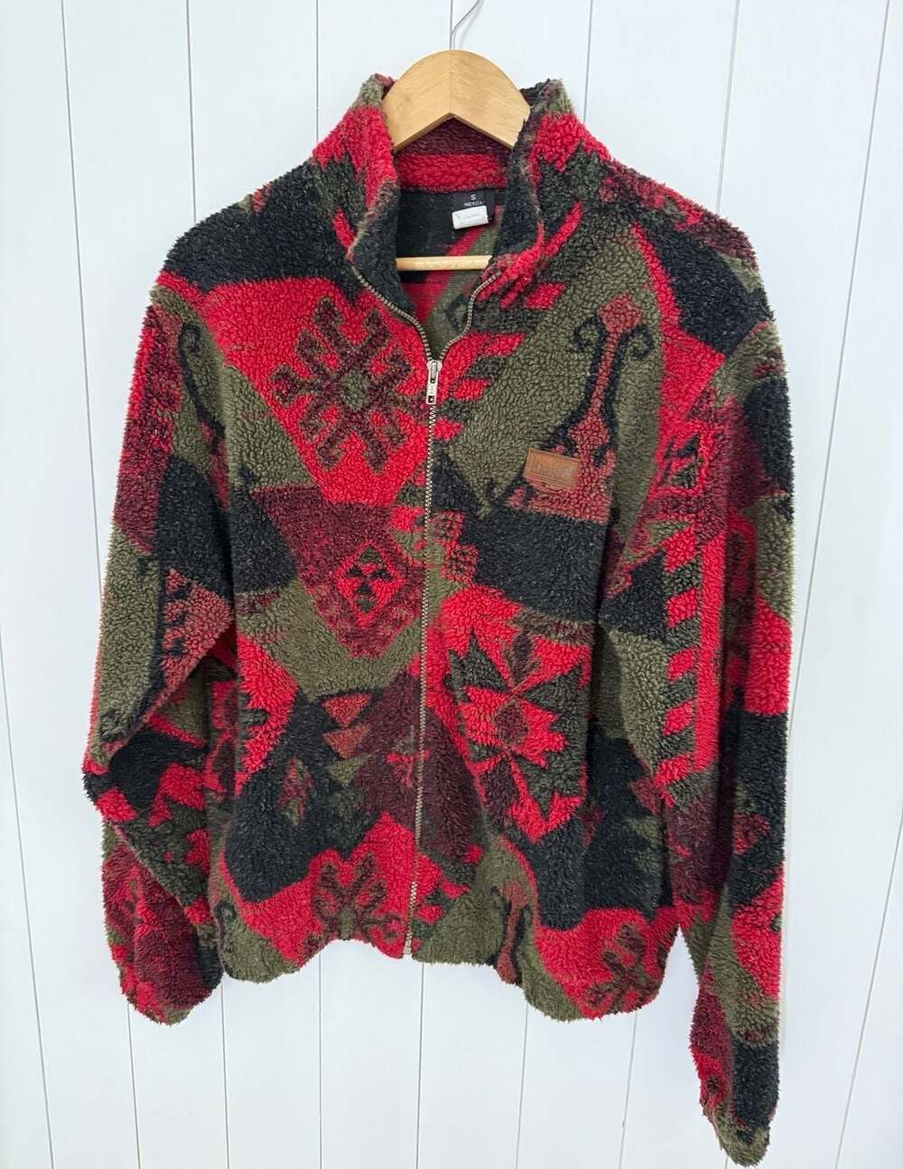 Marker Fleece Jacket Size S Red Green Black Aztec Print Full Zip
